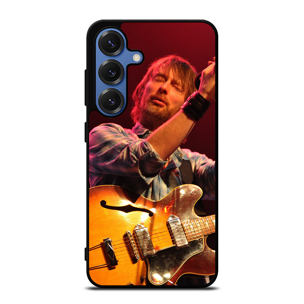 TOM YORKE AND GUITAR RADIOHEAD Samsung Galaxy S26 Case Cover