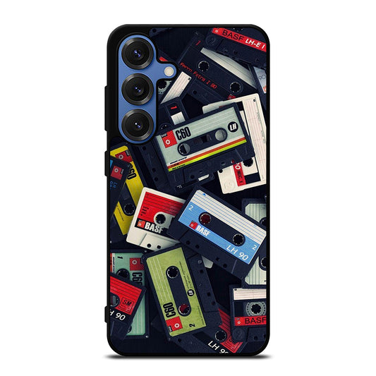 RETRO CASSETTE TAPE PATTERN Samsung Galaxy S25 Case Cover