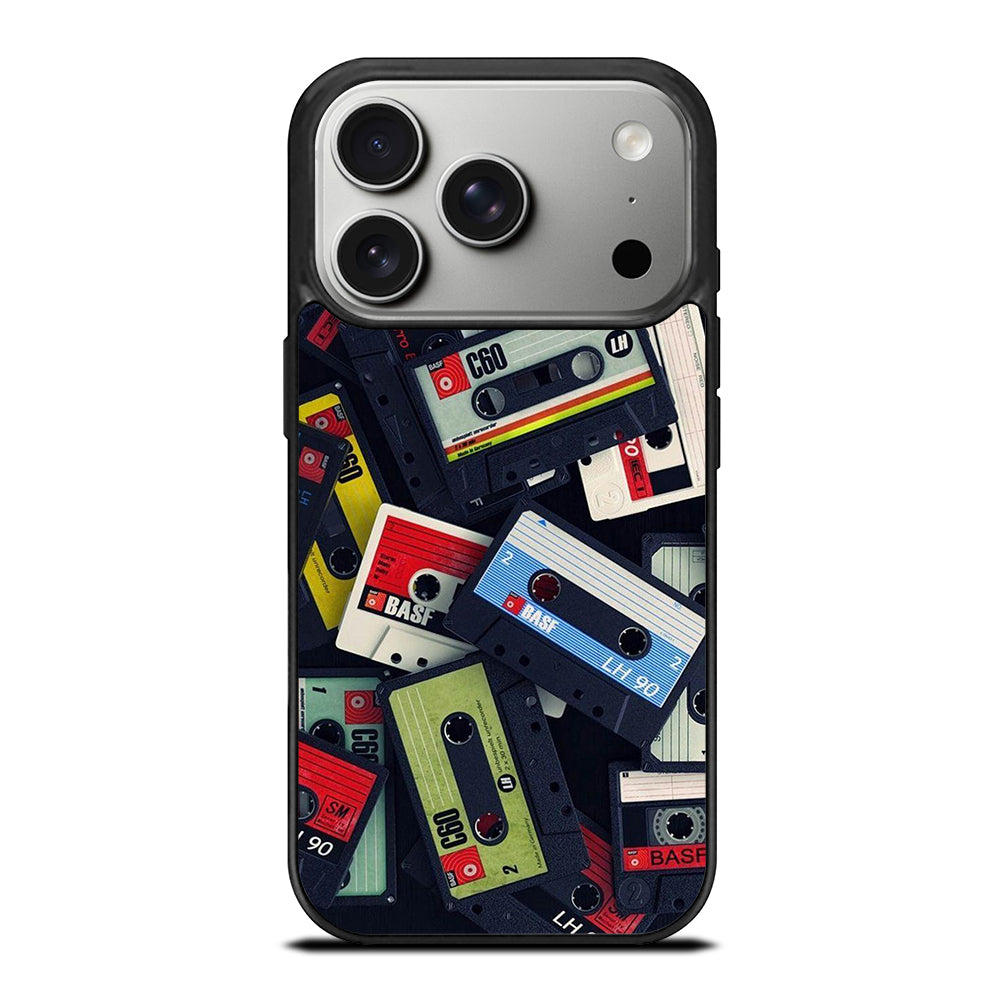 RETRO CASSETTE TAPE PATTERN iPhone 17 Pro Case Cover