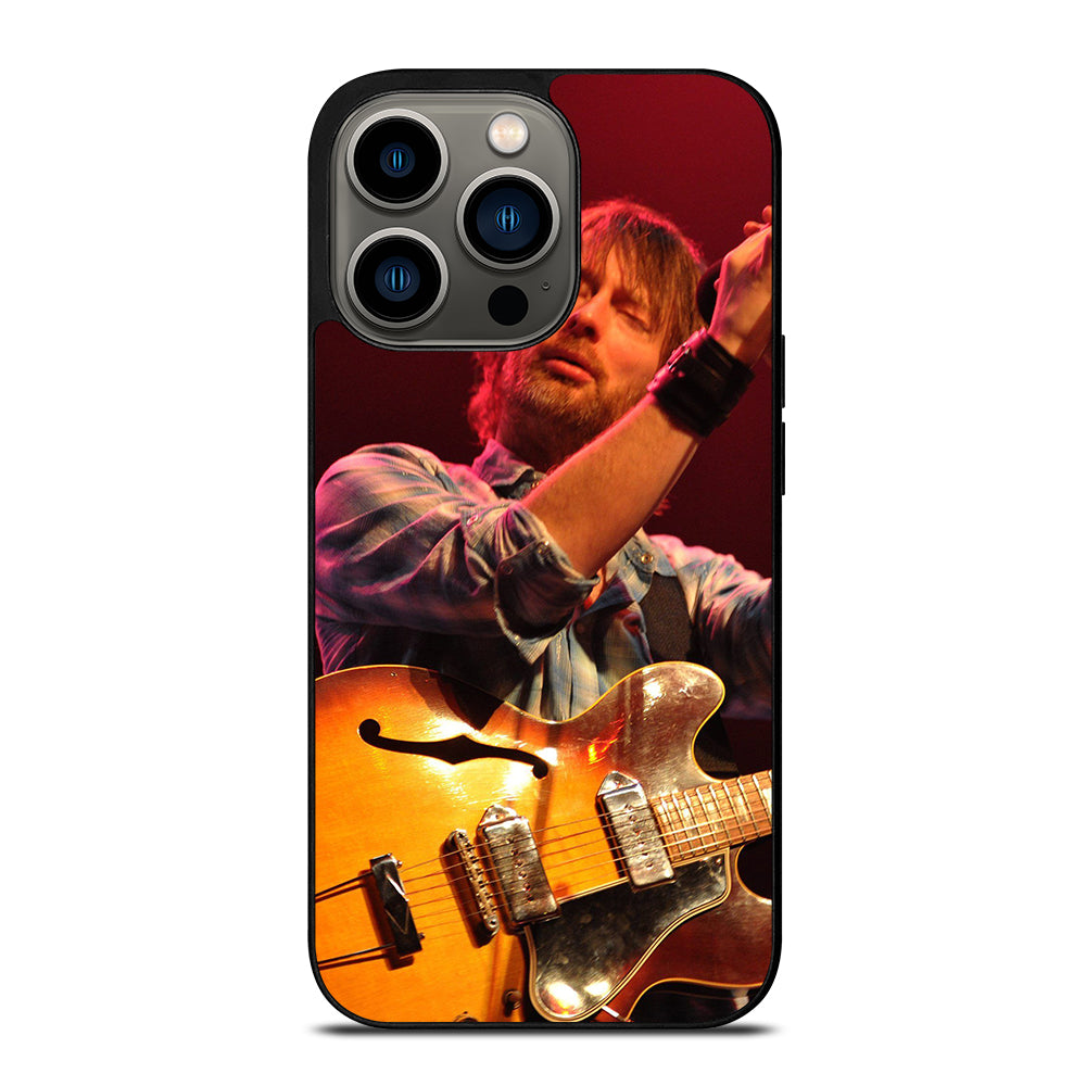 TOM YORKE AND GUITAR RADIOHEAD iPhone 13 Pro Case Cover