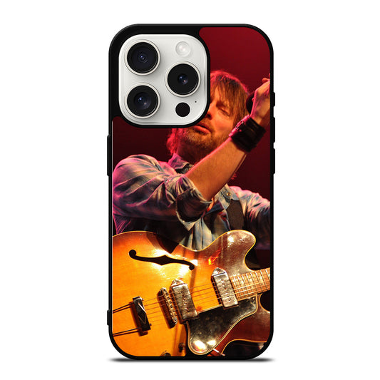 TOM YORKE AND GUITAR RADIOHEAD iPhone 15 Pro Case Cover